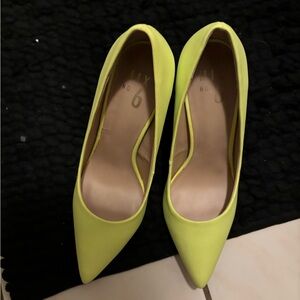 Neon green heels, brand new never worn